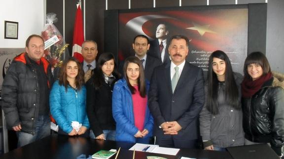 Oryantiring Yarışmaları Ankara İli Finalinde Dereceye Giren Öğrenciler İlçe Milli Eğitim Müdürümüz Alican KILIÇ´ı Makamında Ziyaret Etti.
