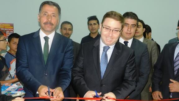 İlçemiz Çayırhan Hüsamettin Ortaokulu Tarafından 4006 Tübitak Bilim Fuarı Açılışı Yapıldı.