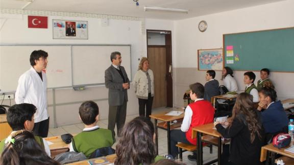 İlçe Milli Eğitim Müdürümüz  Bayram BENLİCE  TEOG sınavı öncesi okullarımıza ziyarette bulundu.