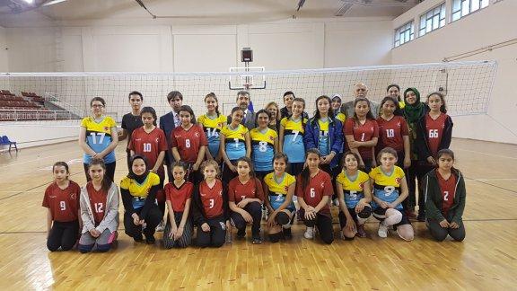Ortaokullar Arası Kız Voleybol Turnuvası Sonuçlandı