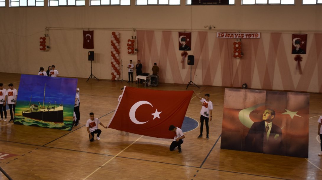 İlçemizde 19 Mayıs Atatürk'ü Anma ve Gençlik Spor Bayramı Büyük Bir Coşkuyla Kutlandı.